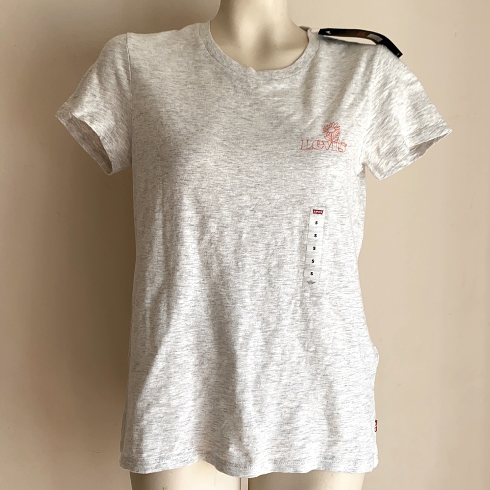 Levi’s women small shirt NWT
